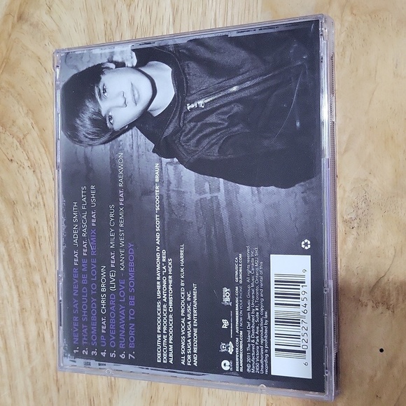 Justin Bieber - Never Say Never  The Remixes CD - Picture 2 of 4